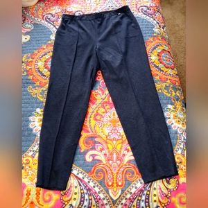 St. John Ladies Size 12 Gray pleated Pant